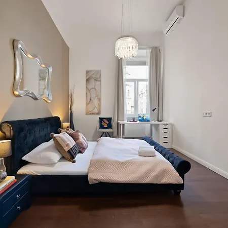 Designer Loft By Opera House, Cozy Artsy Hideout Budapest