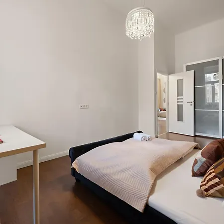 Designer Loft By Opera House, Cozy Artsy Hideout Apartman Budapest