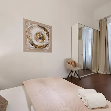 Designer Loft By Opera House, Cozy Artsy Hideout * Budapest
